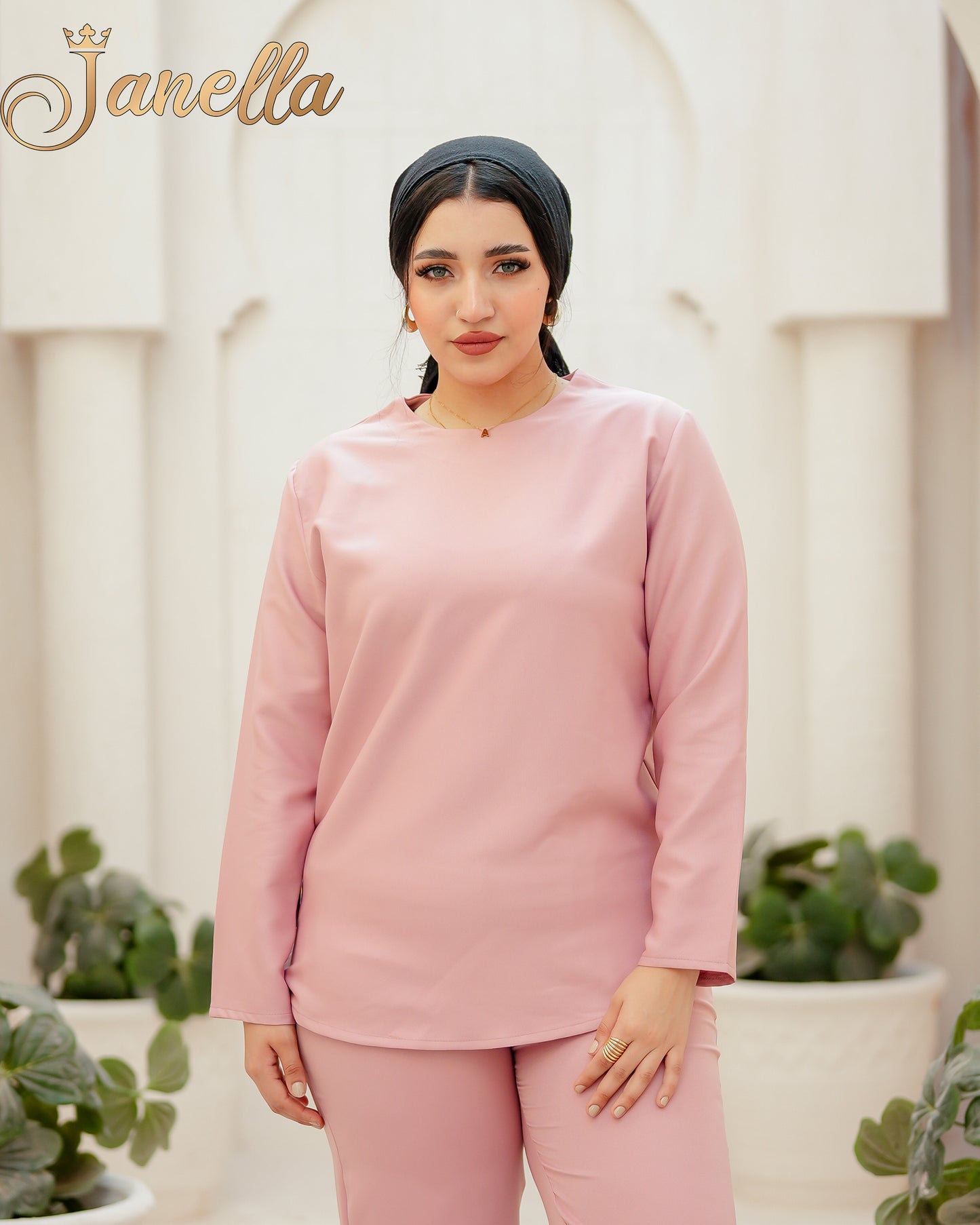 بلوزة بيسك بأكمام لون بينك