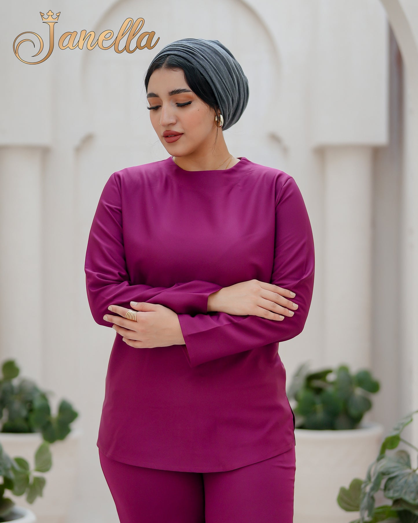 بلوزة بيسك بأكمام لون نبيتي