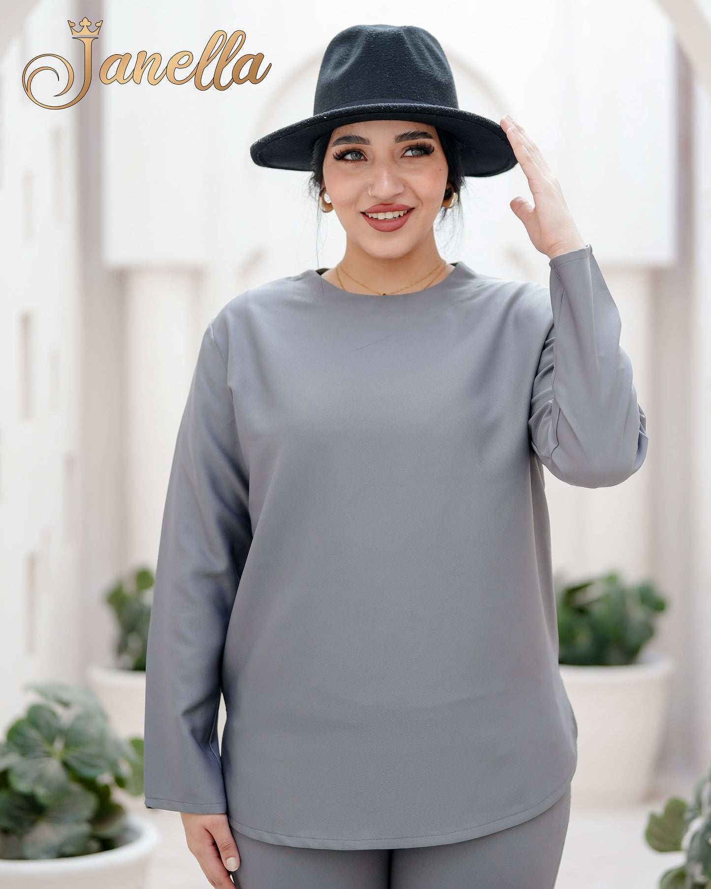 بلوزة بيسك بأكمام لون رصاصي