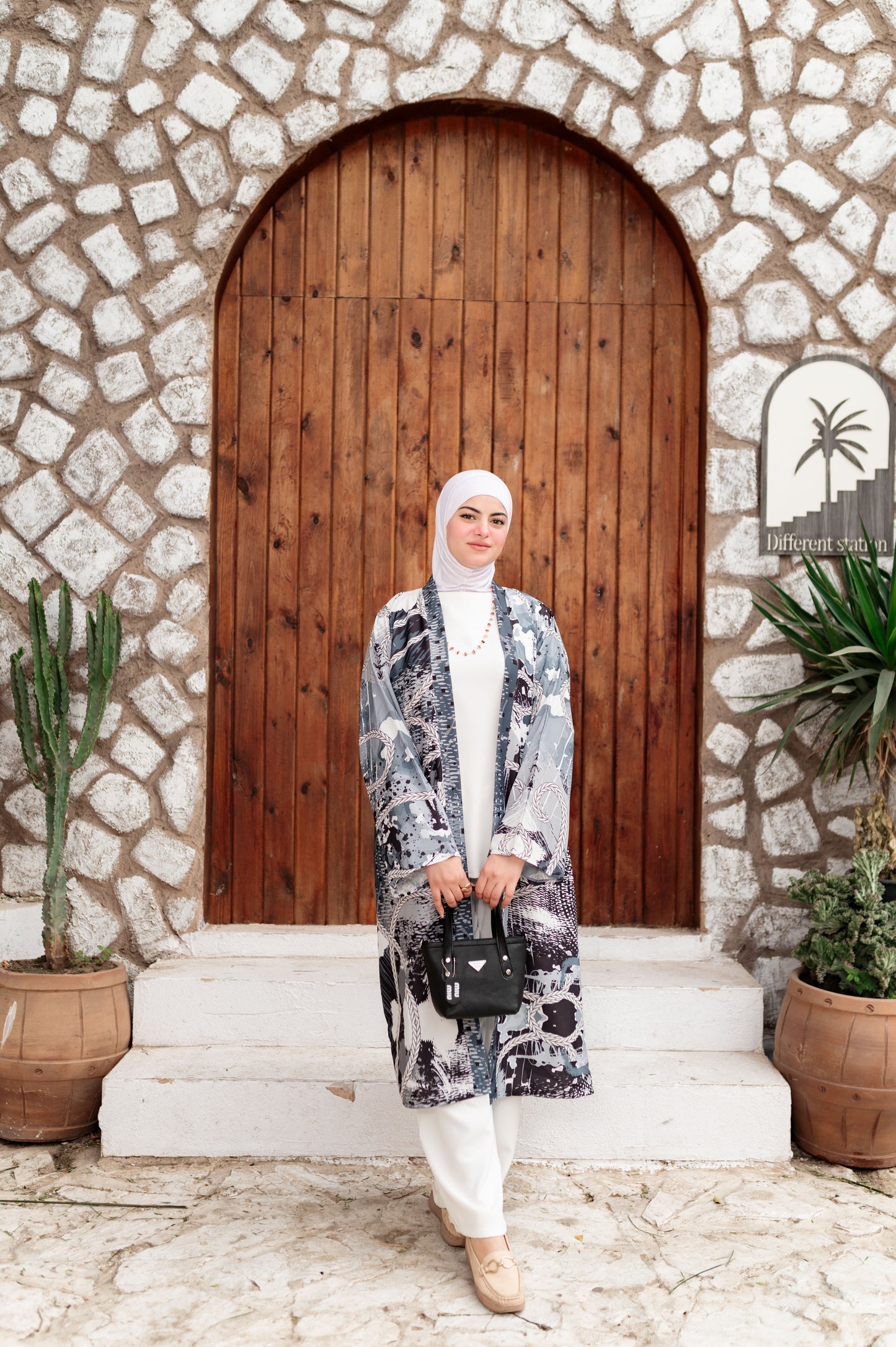 كارديجان طويل أنيق بقصّة انسيابية