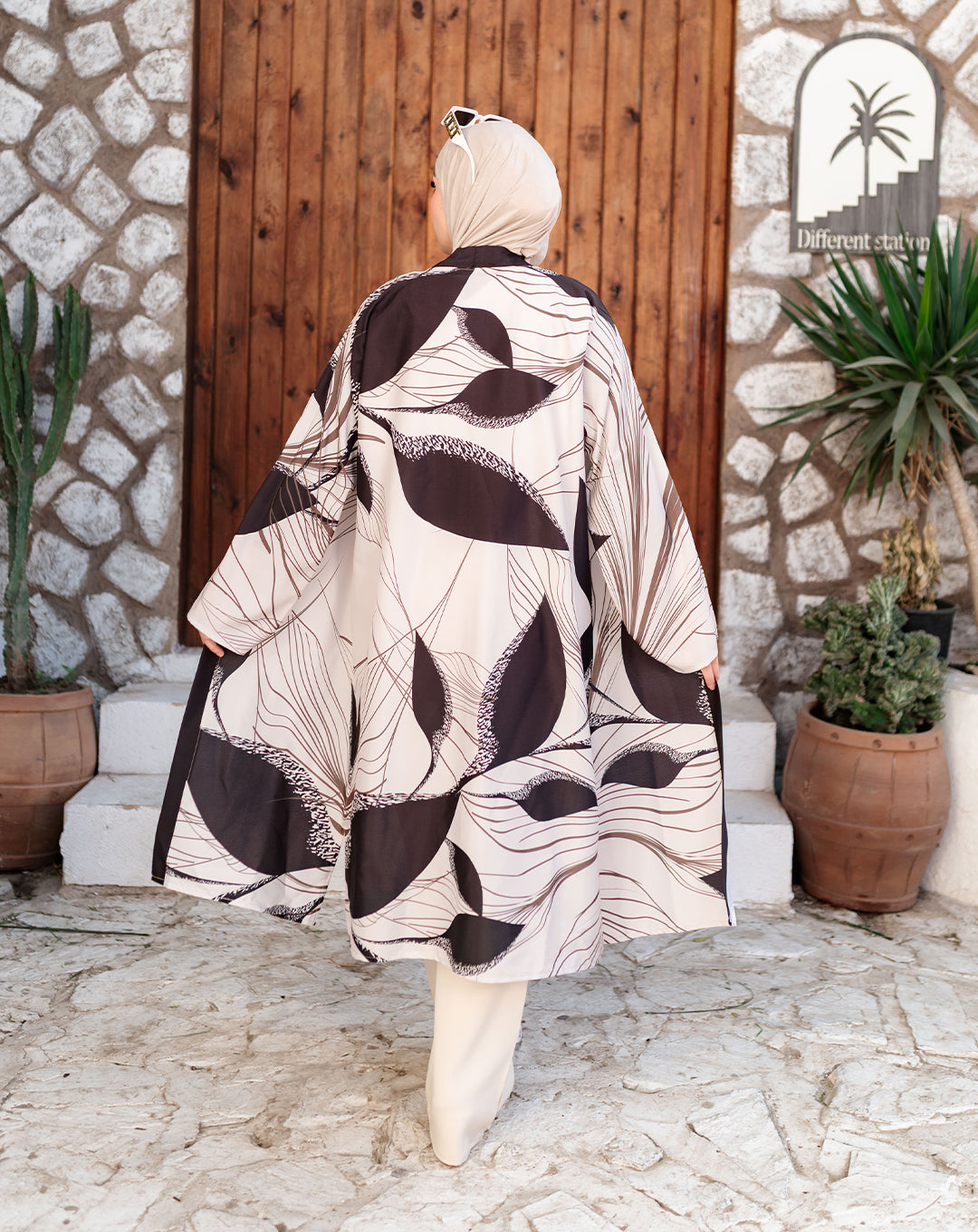 كارديجان طويل أنيق بقصّة انسيابية