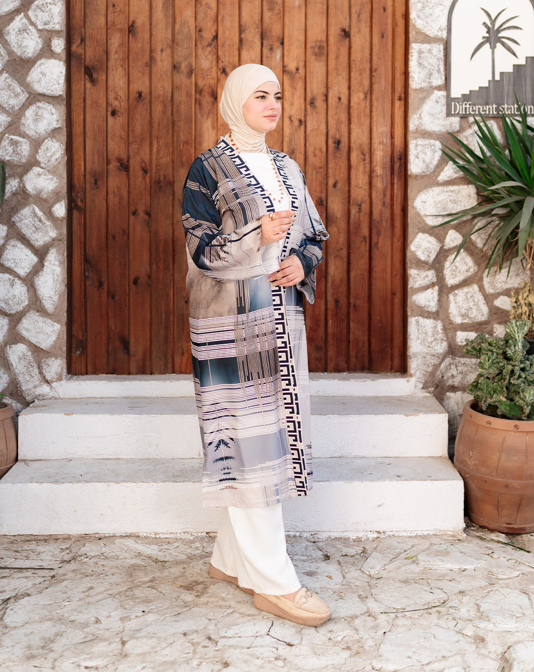 كارديجان طويل أنيق بقصّة انسيابية