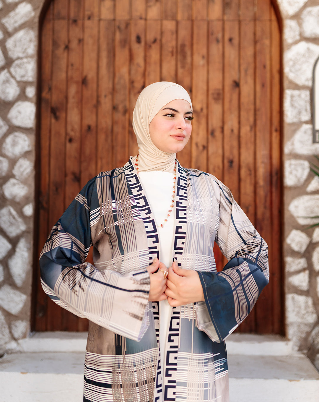 كارديجان طويل أنيق بقصّة انسيابية