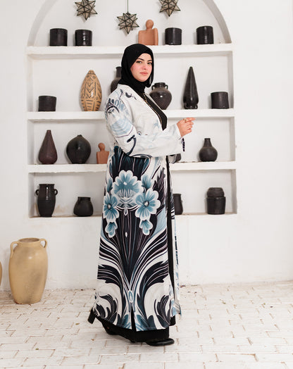 عباية مفتوحة أنيقة بقصّة عصرية