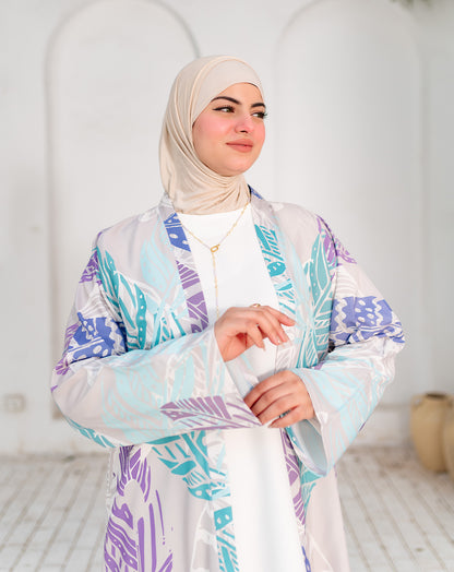 عباية مفتوحة أنيقة بقصّة عصرية